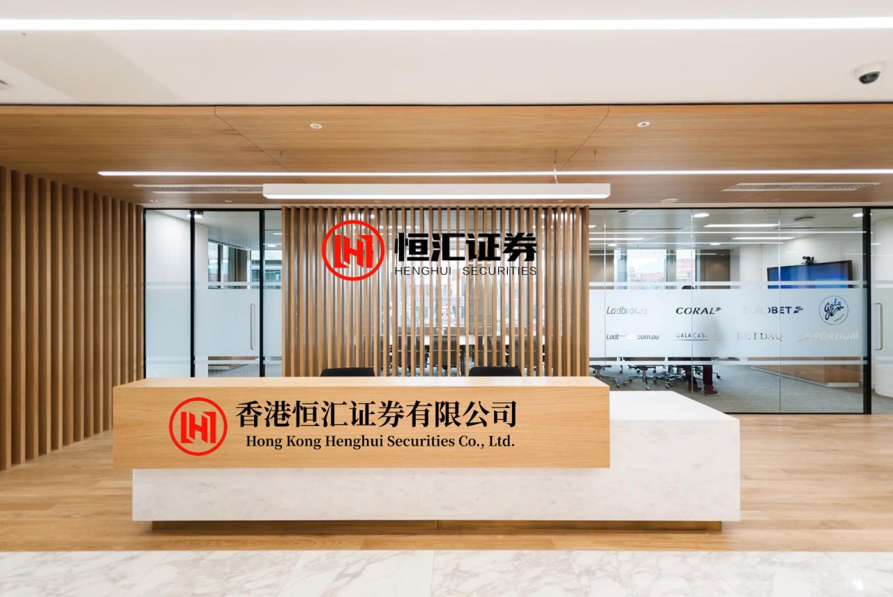 盛鹏配资官网 善良花猫h：在所有的K线里，我最喜爱的其实是长上影线。在冲高之后回落的过程当中，你能够察觉到主力资金正在做什么。处于低位之时，常常是快速冲高又快速回落从而形成的长上影线，最终归于平静。这种脉冲式...